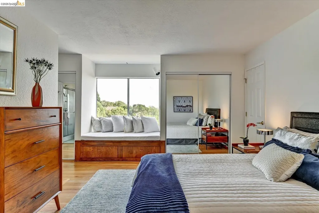 585 Crestmont Drive Oakland CA 94619