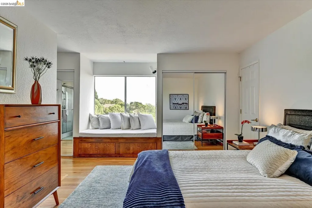 585 Crestmont Drive Oakland CA 94619
