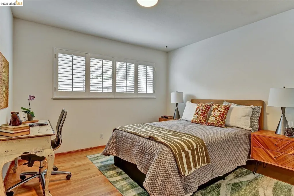 585 Crestmont Drive Oakland CA 94619