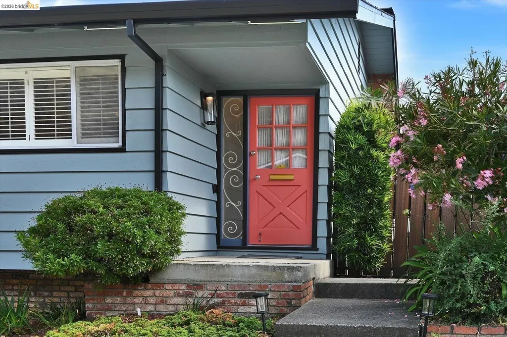 585 Crestmont Drive Oakland CA 94619