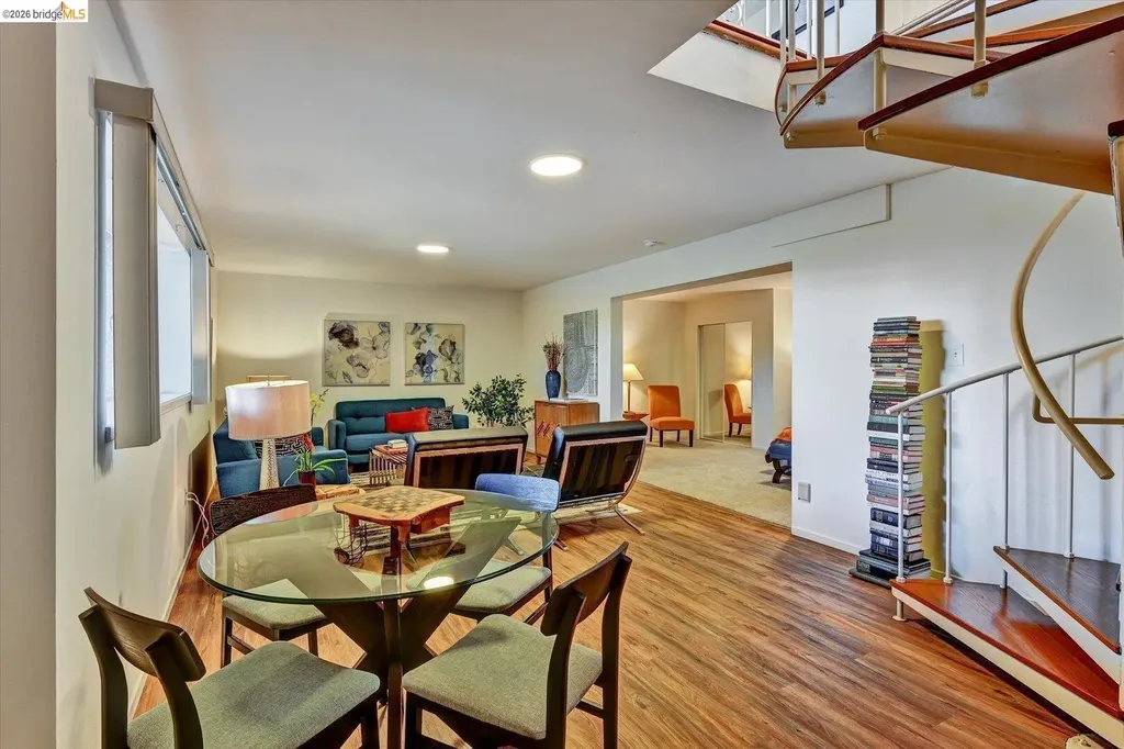 585 Crestmont Drive Oakland CA 94619