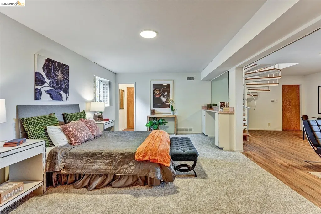 585 Crestmont Drive Oakland CA 94619