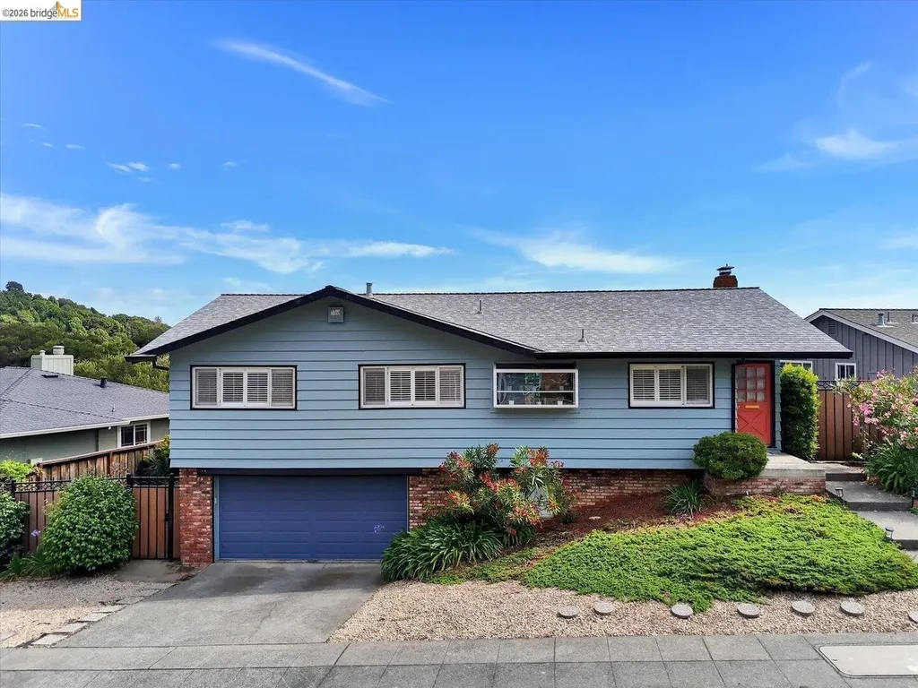 585 Crestmont Drive Oakland CA 94619