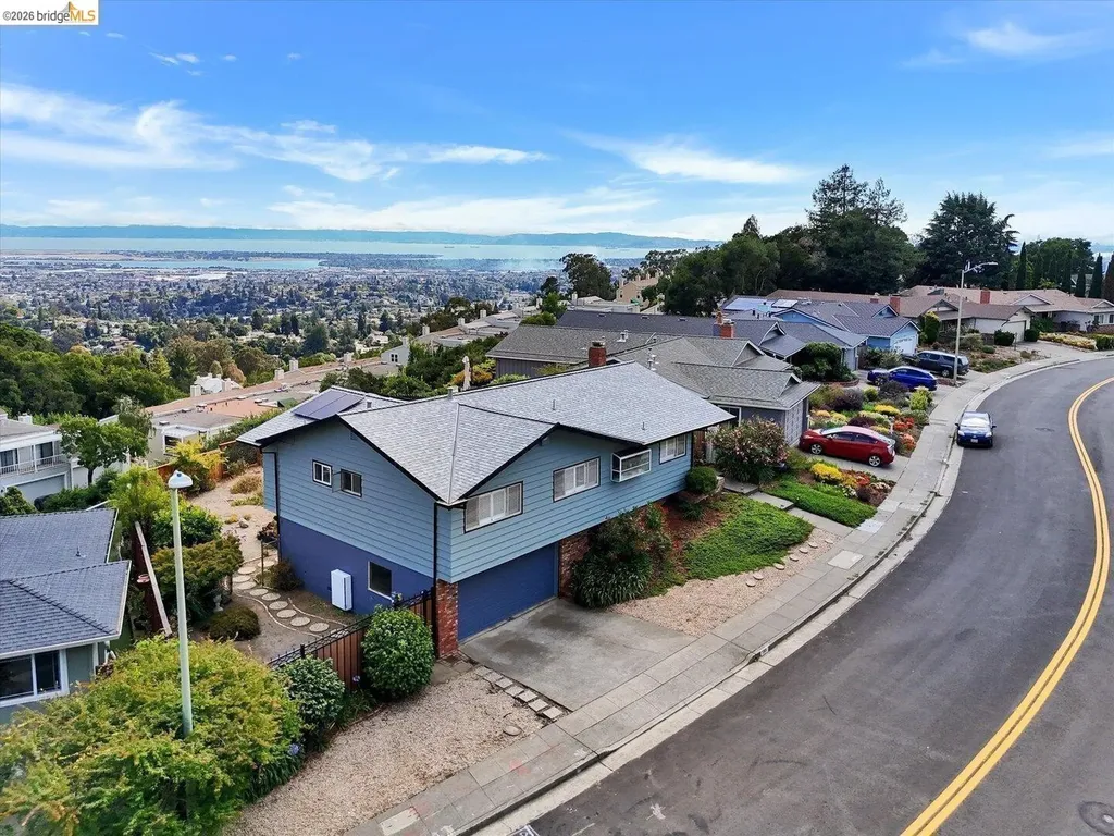 585 Crestmont Drive Oakland CA 94619