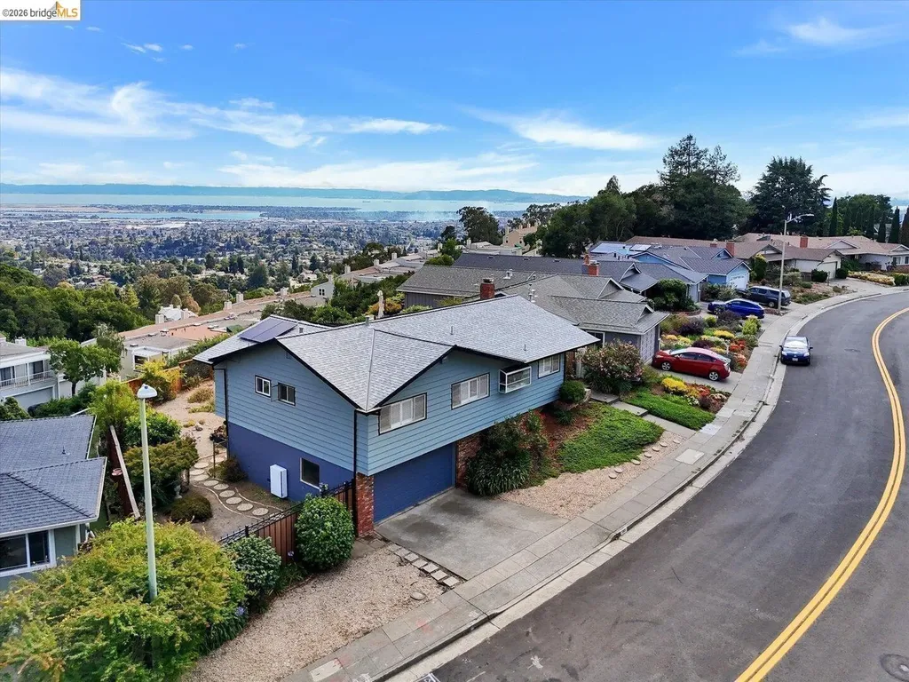 585 Crestmont Drive Oakland CA 94619