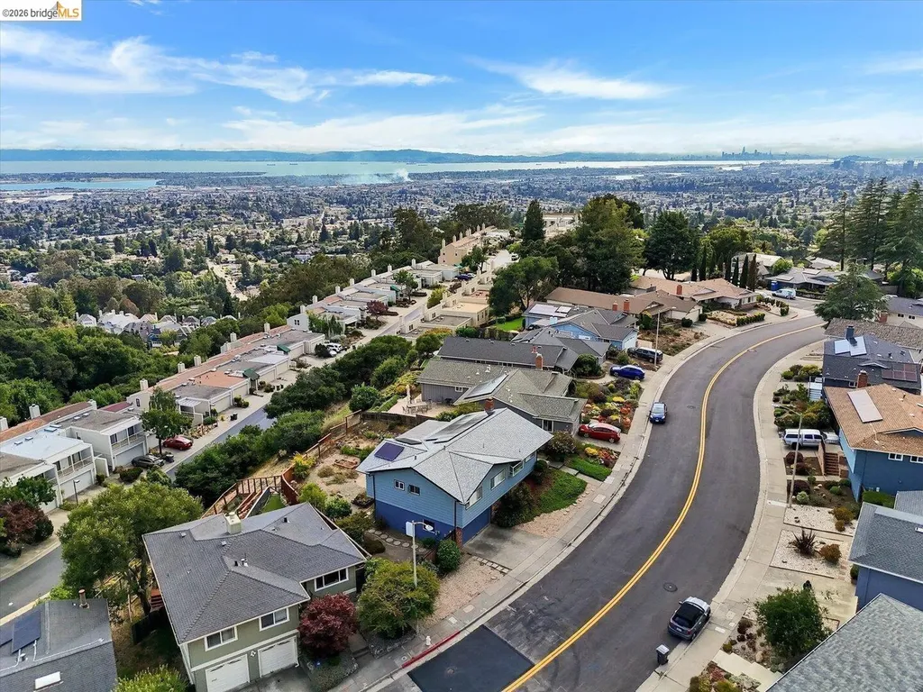 585 Crestmont Drive Oakland CA 94619