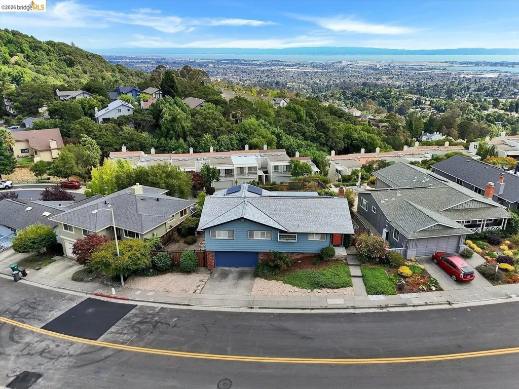 585 Crestmont Drive Oakland CA 94619