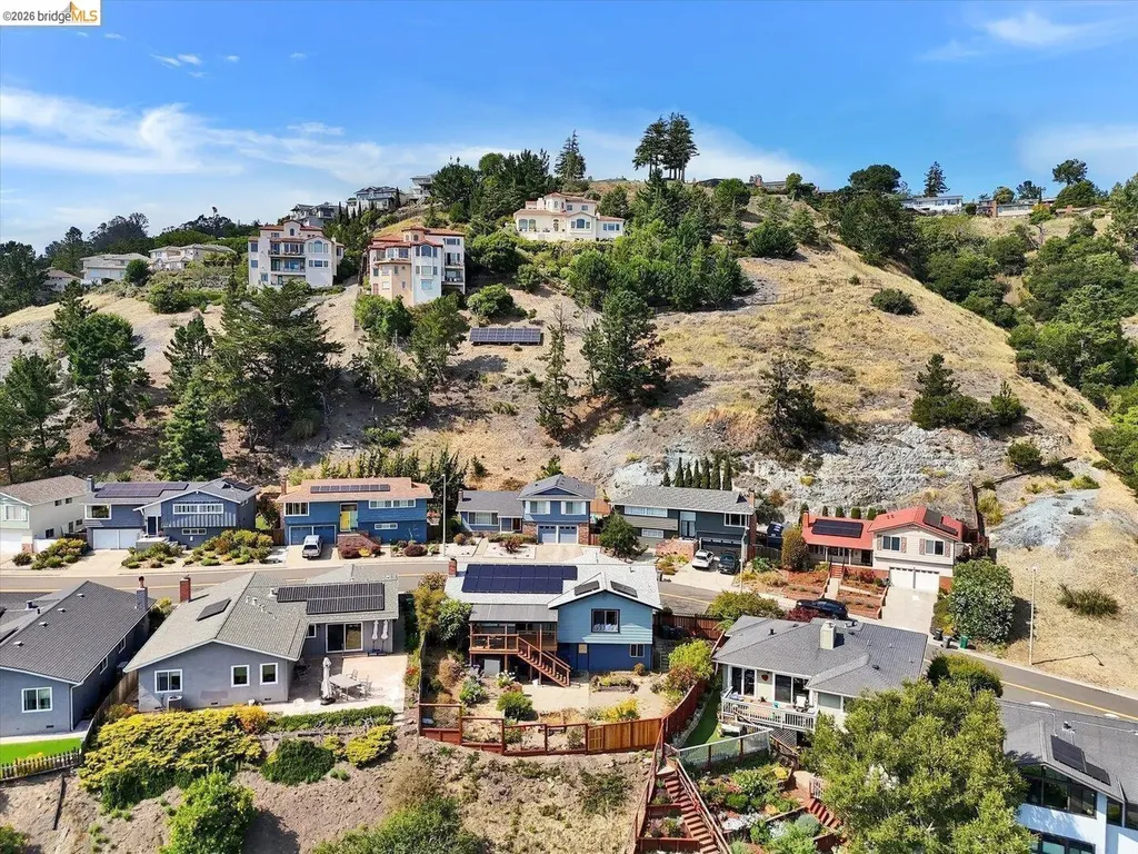 585 Crestmont Drive Oakland CA 94619