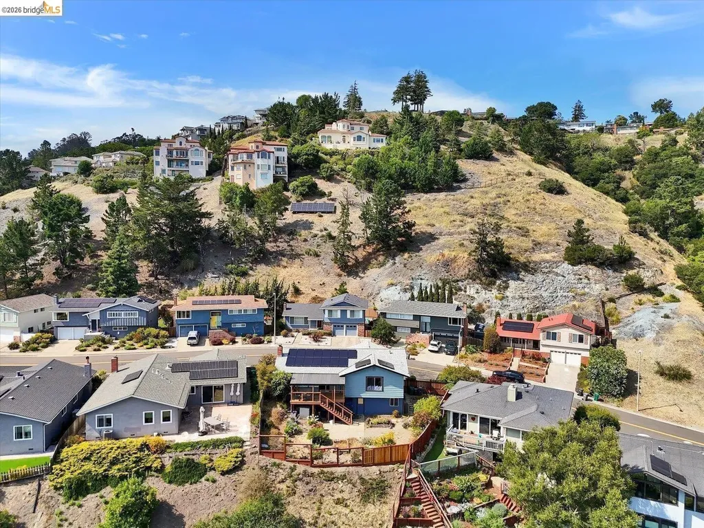 585 Crestmont Drive Oakland CA 94619