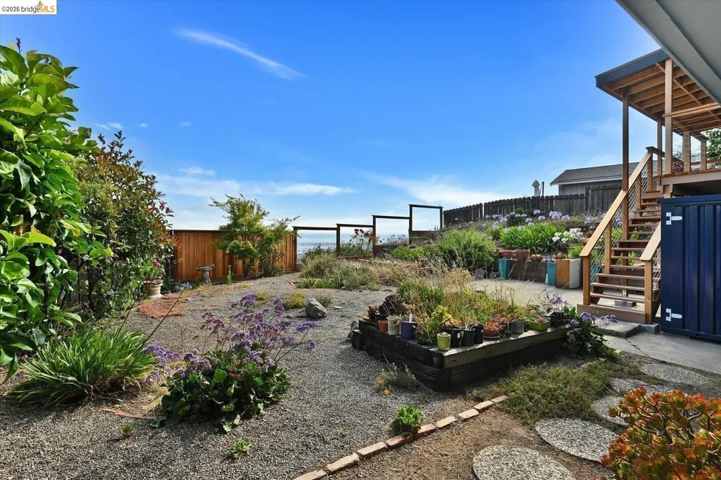 585 Crestmont Drive Oakland CA 94619