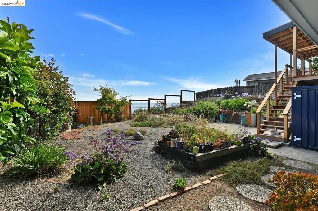 585 Crestmont Drive Oakland CA 94619