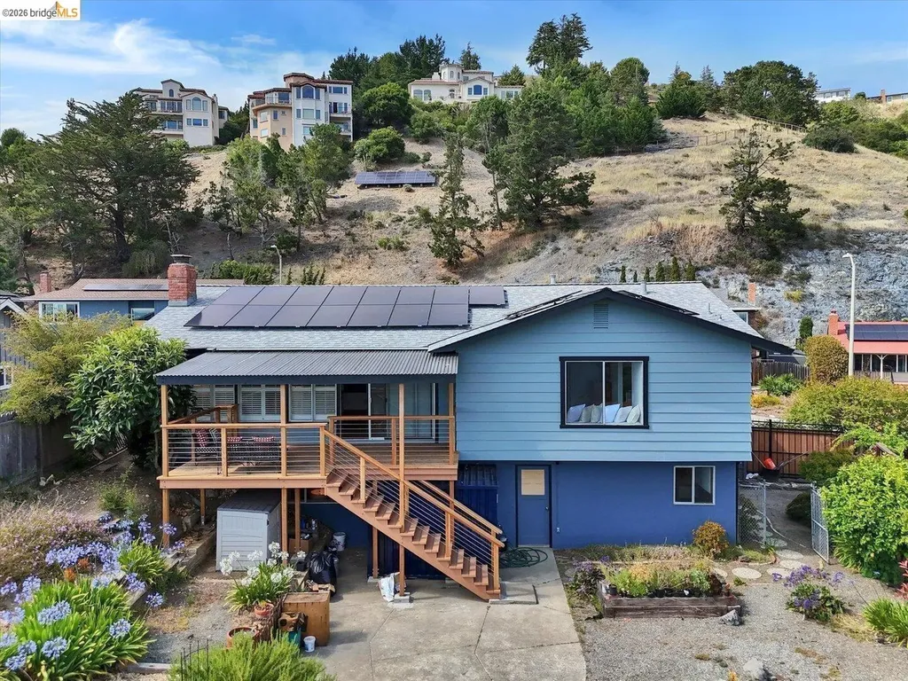 585 Crestmont Drive Oakland CA 94619