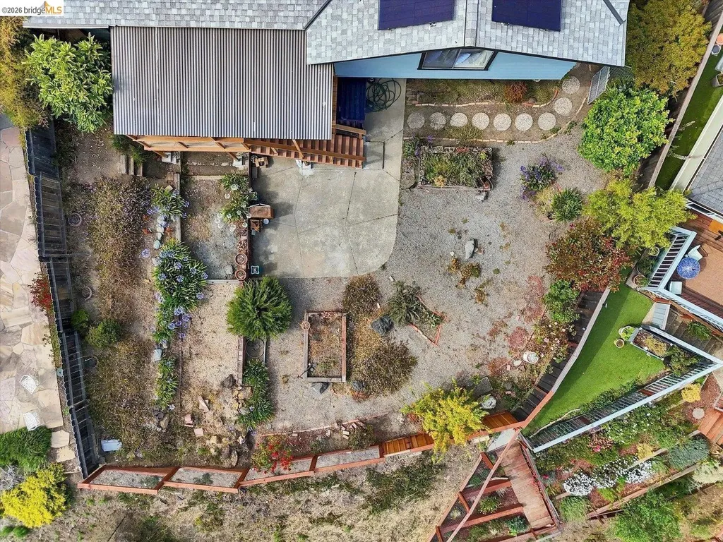 585 Crestmont Drive Oakland CA 94619