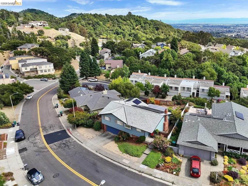 585 Crestmont Drive Oakland CA 94619