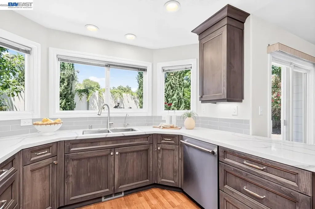 282 Del Valle Court Pleasanton CA 94566
