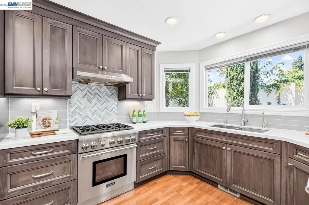 282 Del Valle Court Pleasanton CA 94566