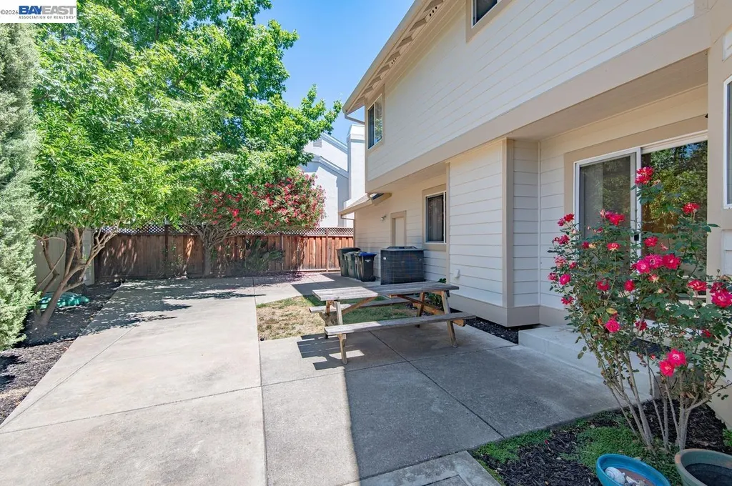 282 Del Valle Court Pleasanton CA 94566