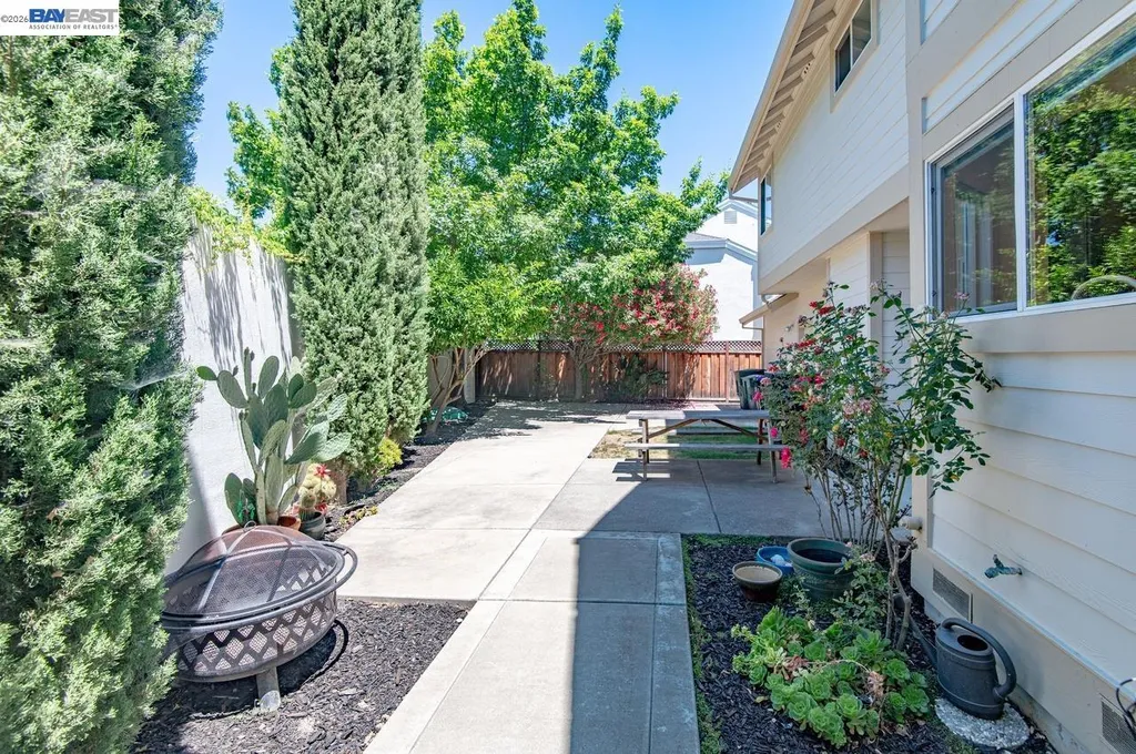 282 Del Valle Court Pleasanton CA 94566