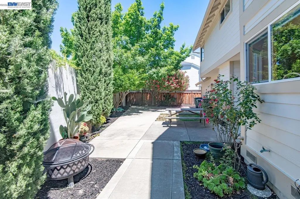282 Del Valle Court Pleasanton CA 94566