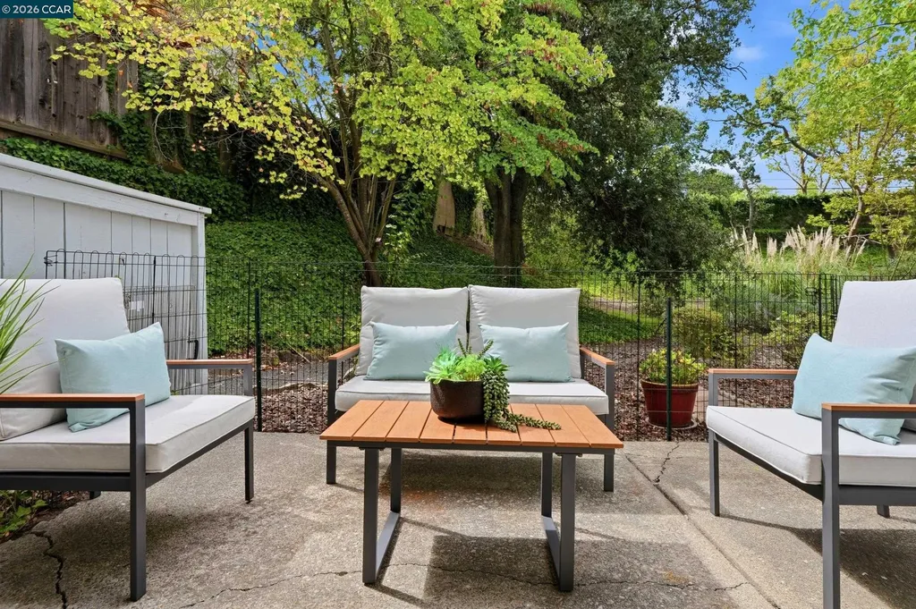 290 Pebblecreek Court Martinez CA 94553