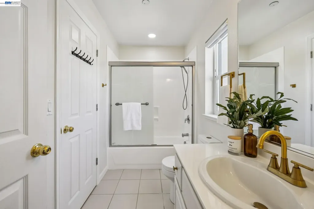 34102 Zaner Way Union City CA 94587