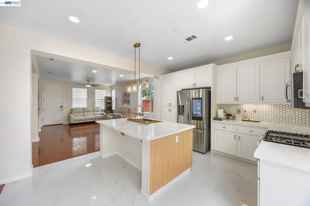 34102 Zaner Way Union City CA 94587