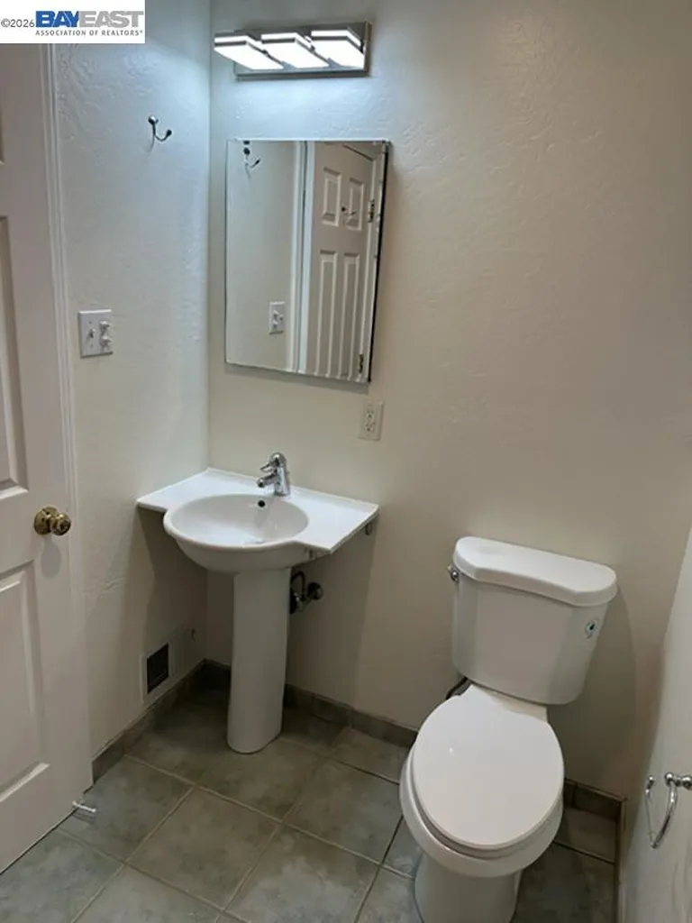 2337 Bentley Court Castro Valley CA 94546