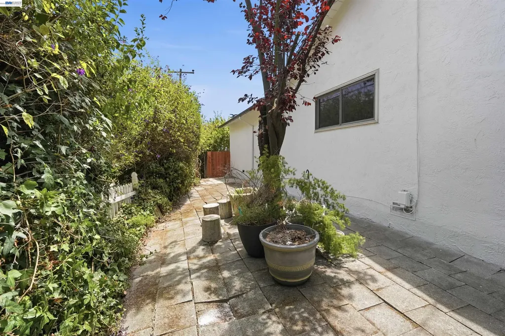 2337 Bentley Court Castro Valley CA 94546