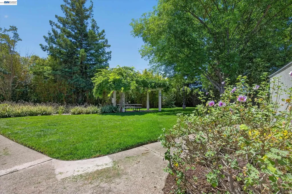 27787 Vasona Court Hayward CA 94544