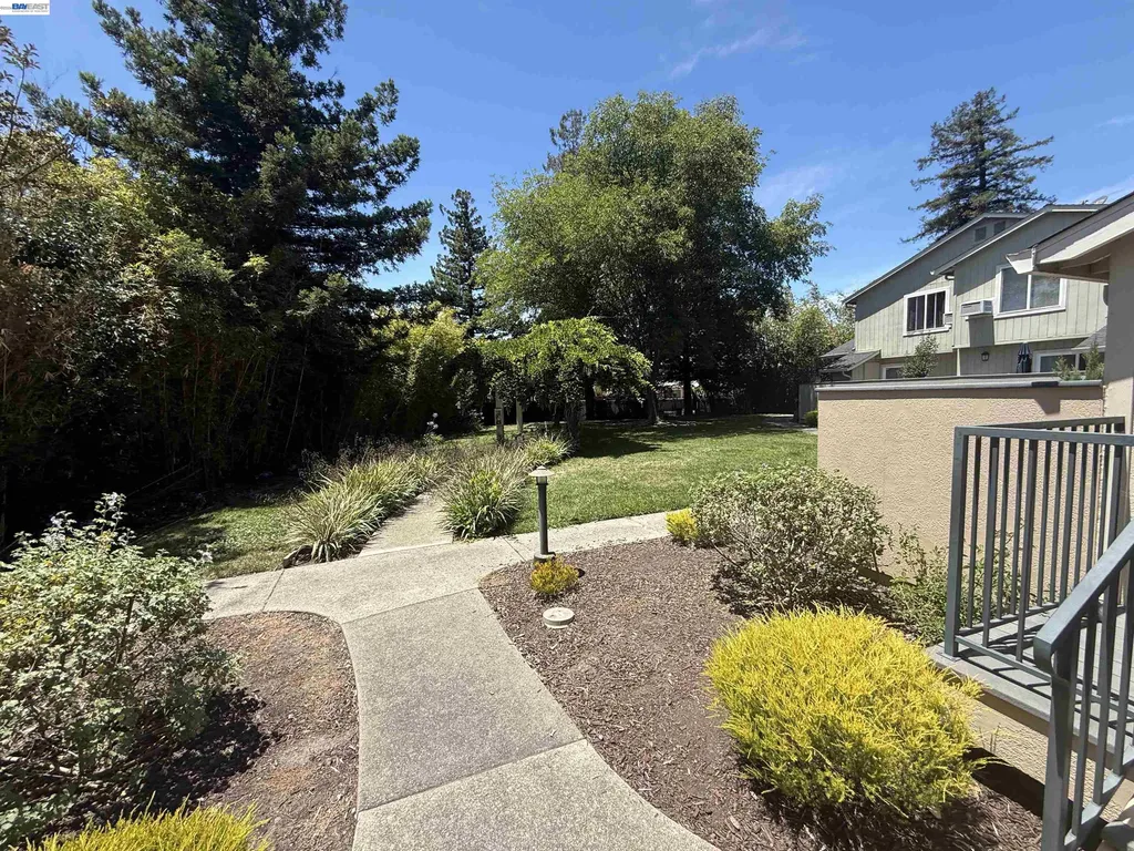27787 Vasona Court Hayward CA 94544