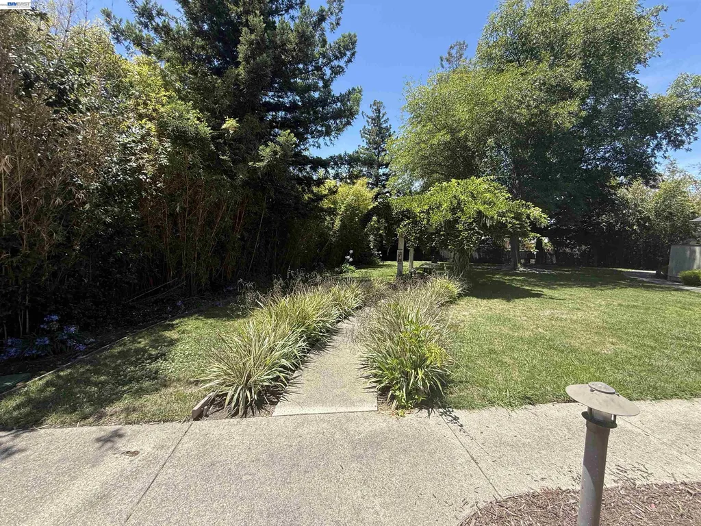 27787 Vasona Court Hayward CA 94544