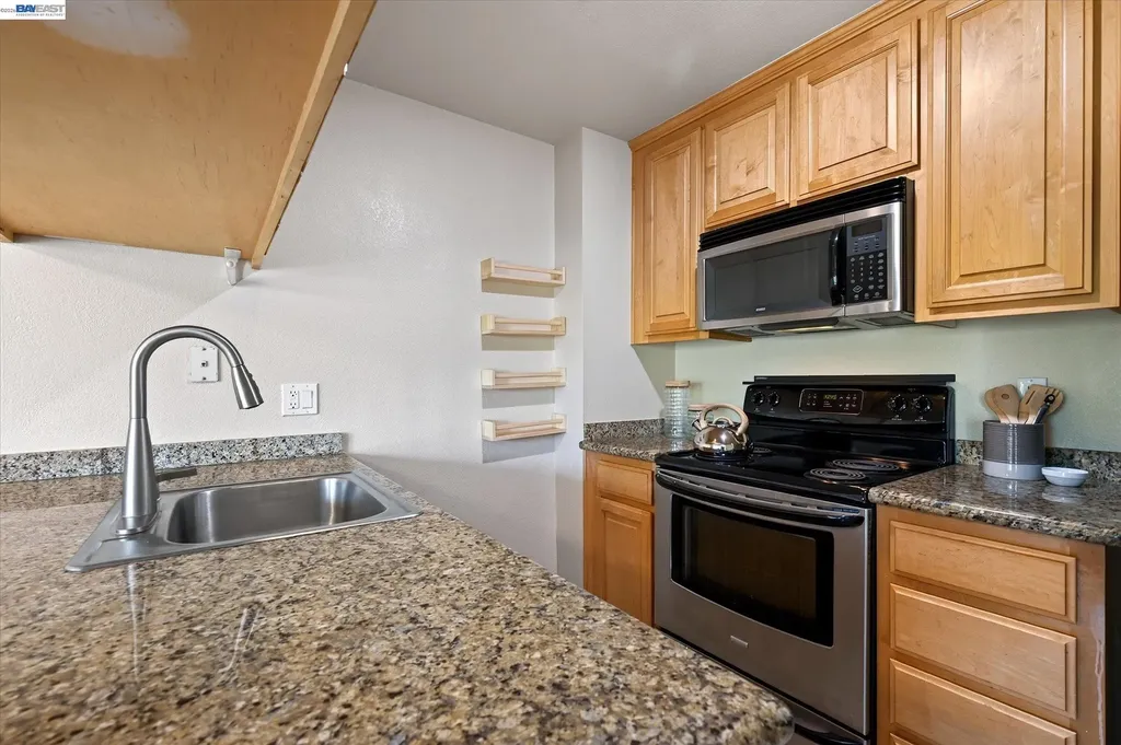 27787 Vasona Court Hayward CA 94544