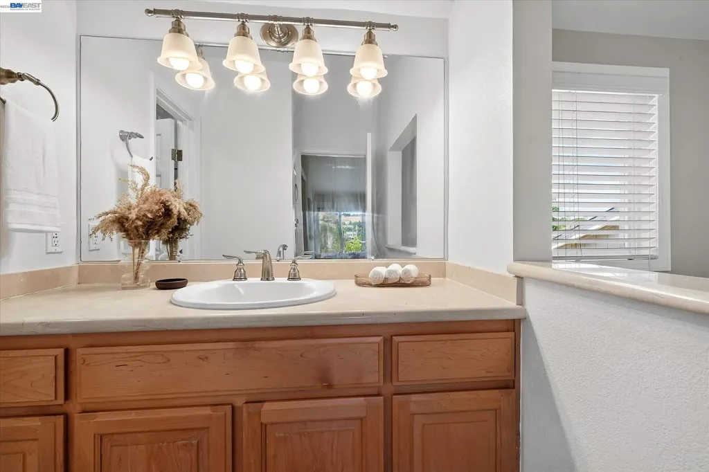27787 Vasona Court Hayward CA 94544