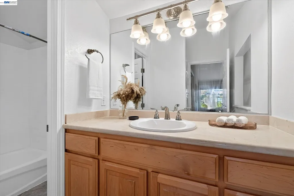 27787 Vasona Court Hayward CA 94544