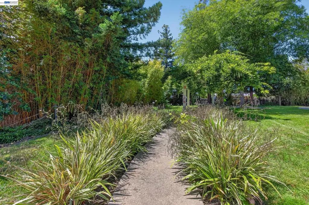 27787 Vasona Court Hayward CA 94544