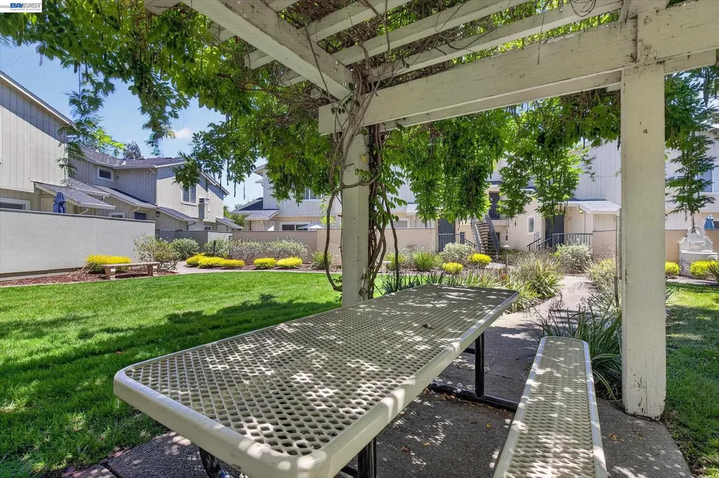 27787 Vasona Court Hayward CA 94544