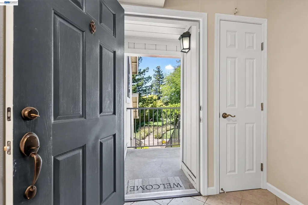 27787 Vasona Court Hayward CA 94544