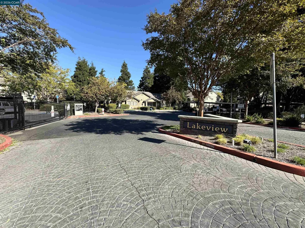 2295 Lakeview Circle Pittsburg CA 94565