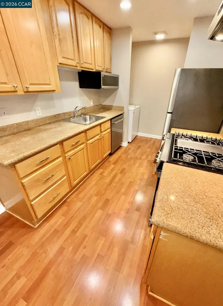 2295 Lakeview Circle Pittsburg CA 94565