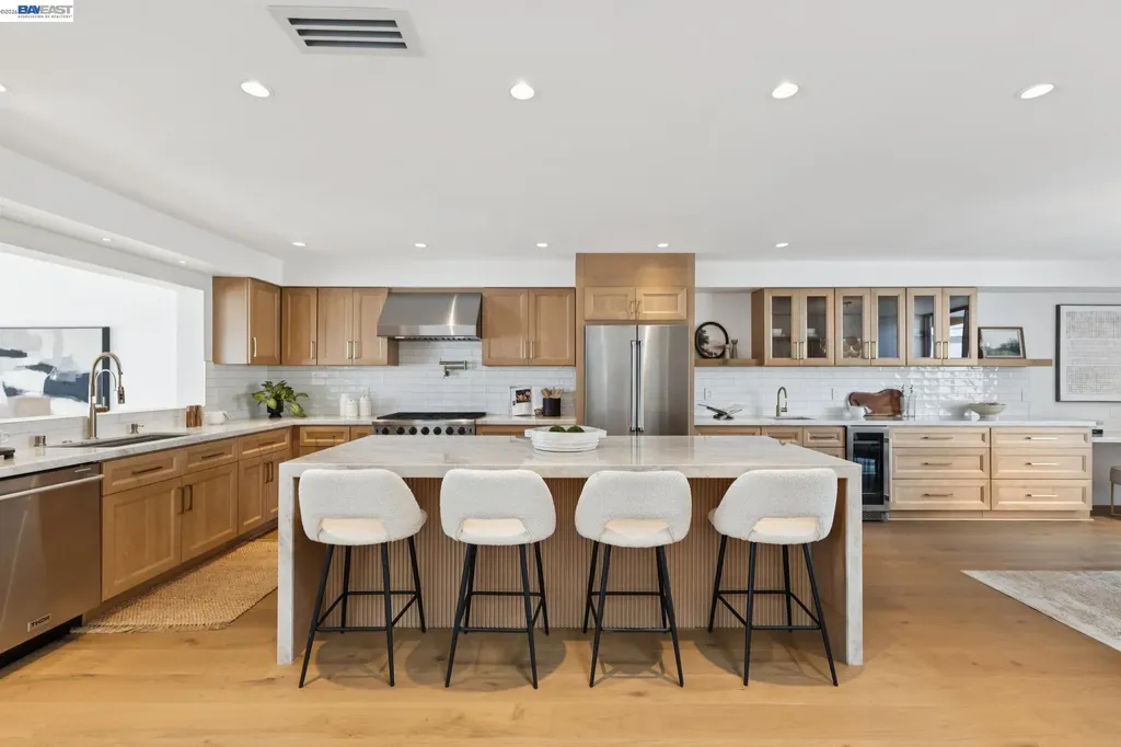 443 Cola Ballena Alameda CA 94501