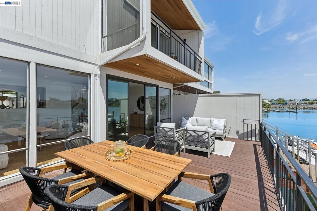 443 Cola Ballena Alameda CA 94501