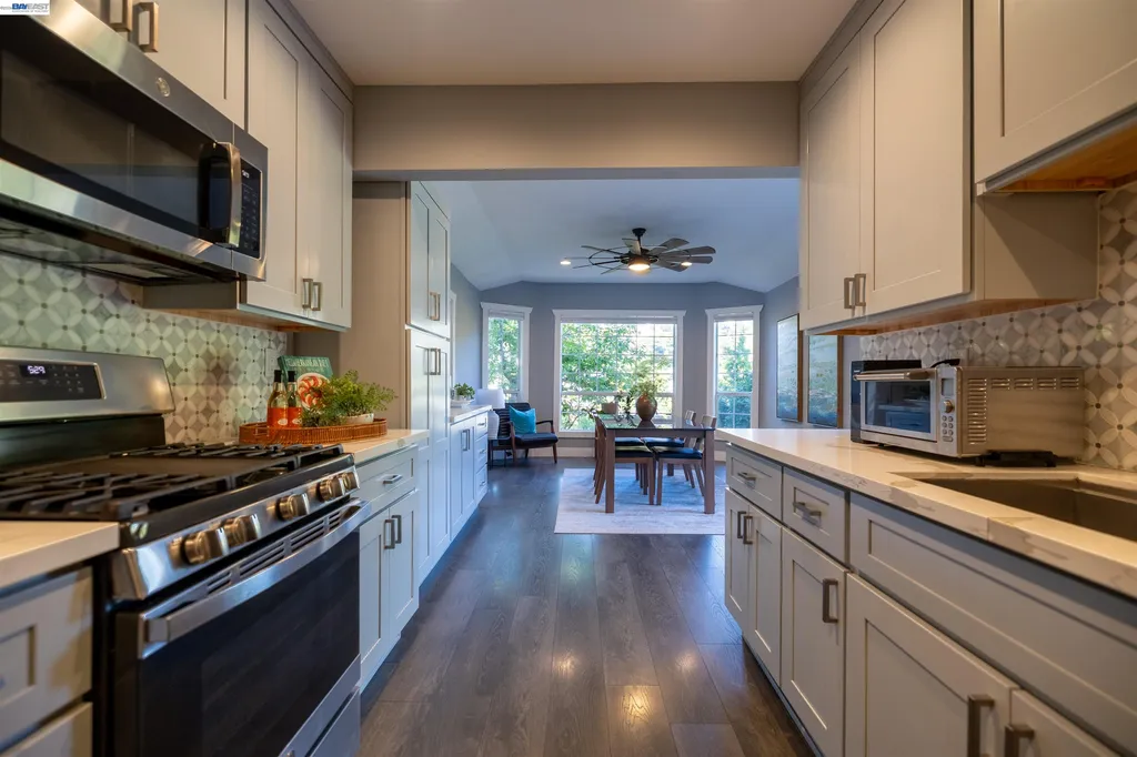 16004 Wellington Way Castro Valley CA 94578