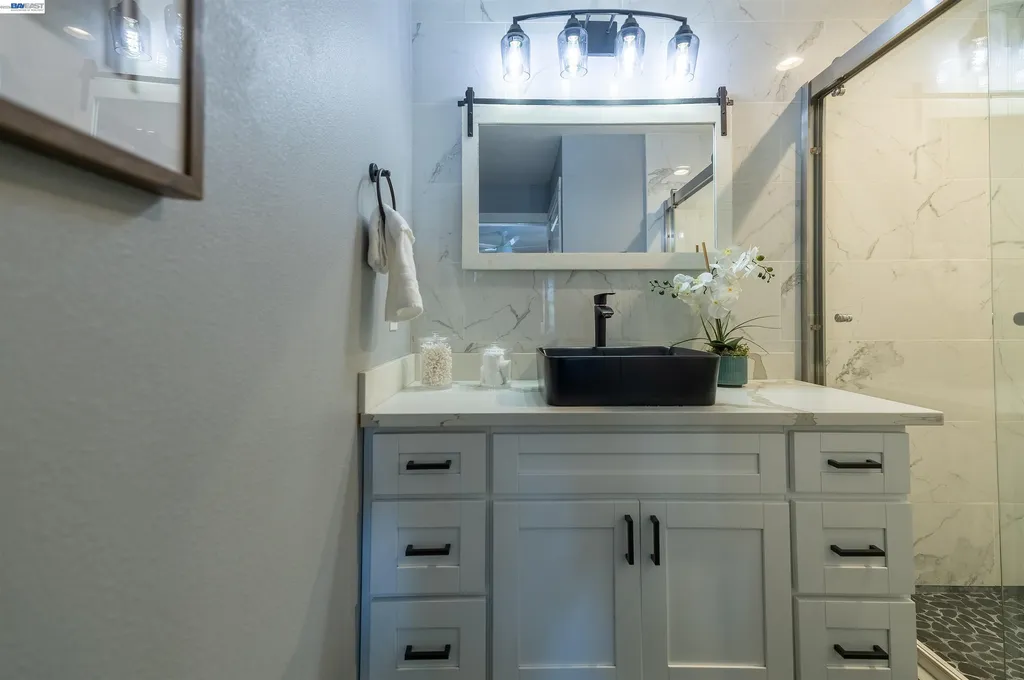 16004 Wellington Way Castro Valley CA 94578