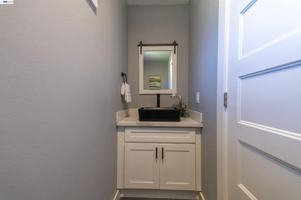 16004 Wellington Way Castro Valley CA 94578