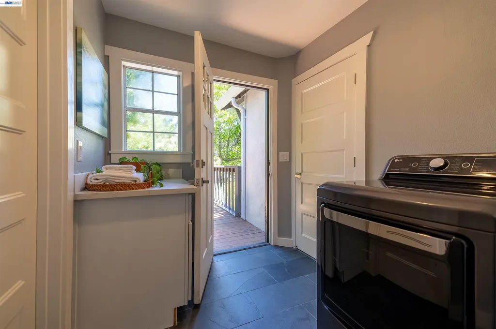 16004 Wellington Way Castro Valley CA 94578