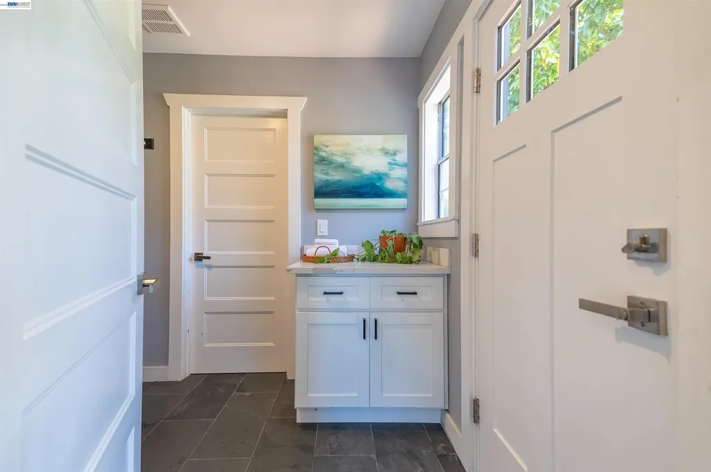 16004 Wellington Way Castro Valley CA 94578