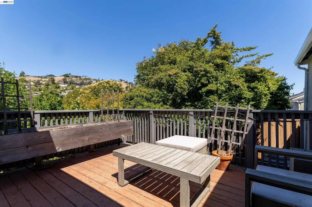 16004 Wellington Way Castro Valley CA 94578