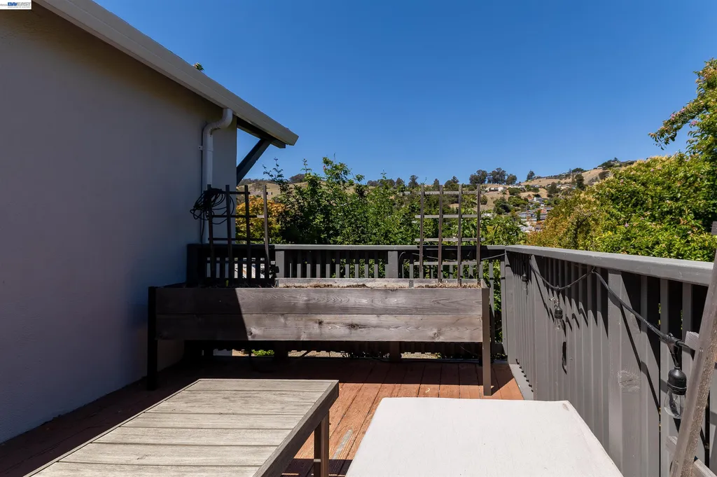 16004 Wellington Way Castro Valley CA 94578