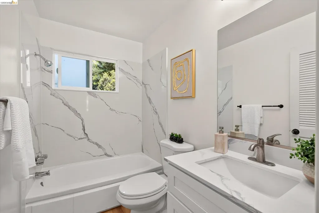 6138 Oakdale Avenue Oakland CA 94605
