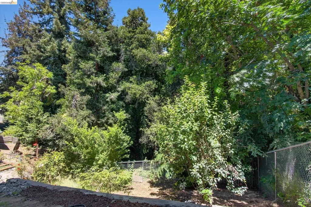 6138 Oakdale Avenue Oakland CA 94605